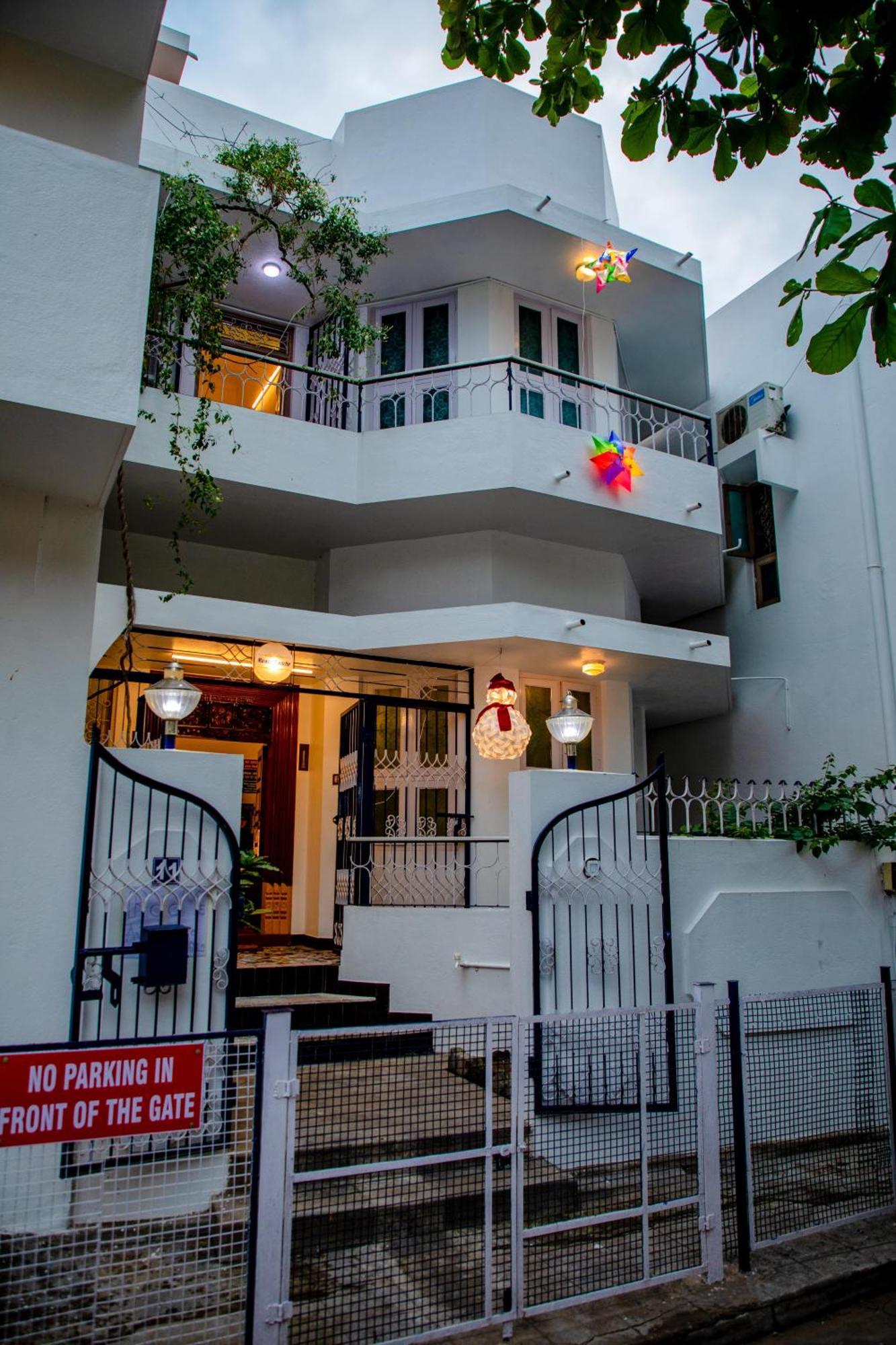 蓬蒂切里 Maison Blanche Near Rock Beach酒店 外观 照片
