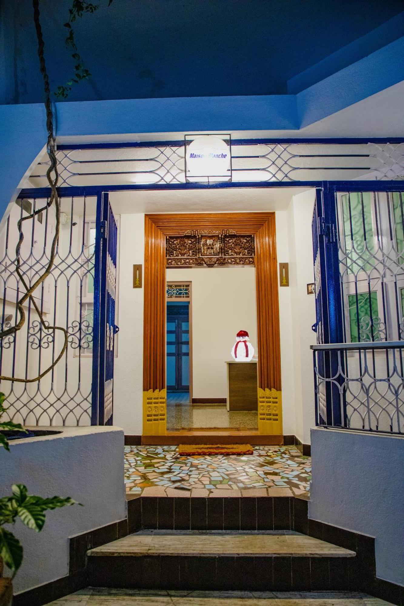 蓬蒂切里 Maison Blanche Near Rock Beach酒店 外观 照片